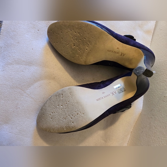 Anne Klein Women's  Shoes Suede  Purple  Zip Up Ankle Boots With flower Size 10M - Picture 5 of 15